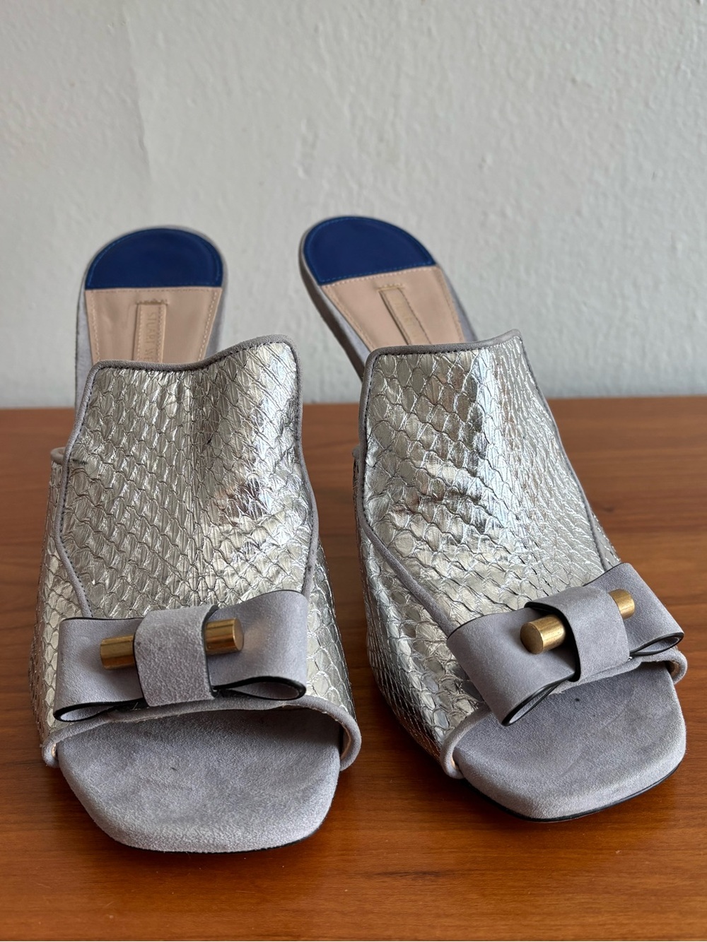 NWOT Stuart Weitzman Vintage silver python-embossed mules - Picture 9 of 14